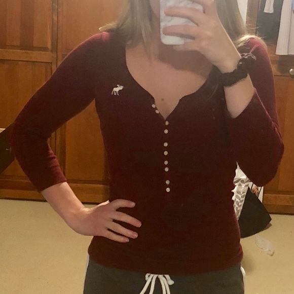 Abercrombie & Fitch Tops - Abercrombie Quarter Length T-shirt Maroon